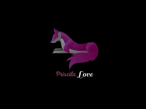 ❤️ Os meus pais deixaram-me sozinho com a minha irmã e eu derramei leite sobre os seus seios. ❤️ Porno em nós